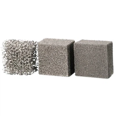 Korkeahuokoinen metallivaahto