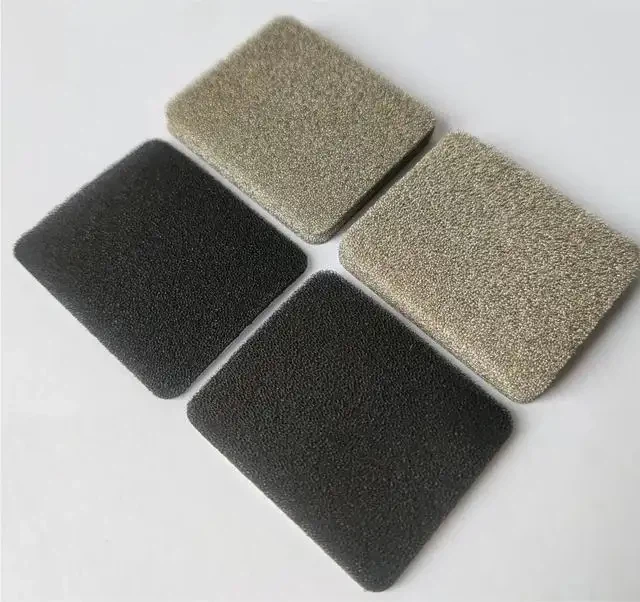 Suojaava sähköä johtava vaahto